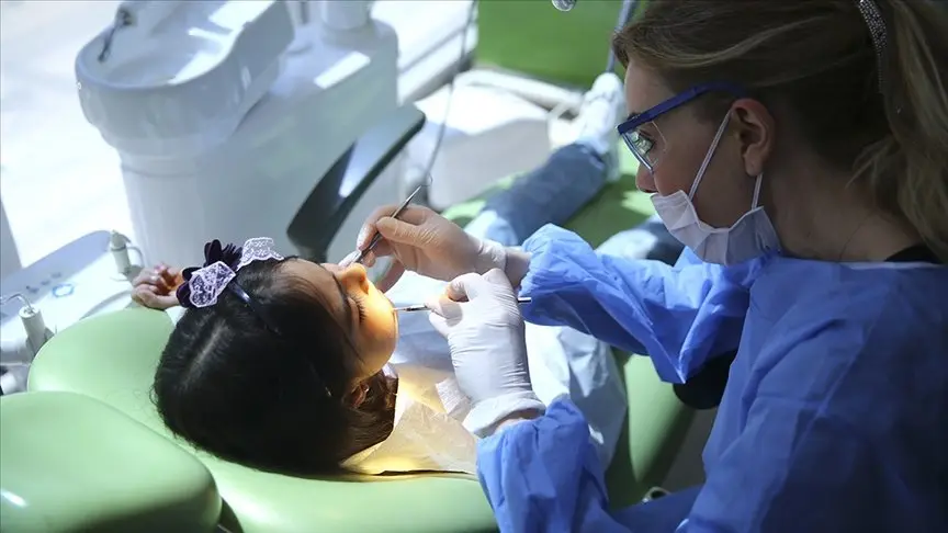 Karabük'te 2.272 Çocuğa Ulaşan Aile Diş Hekimliği Uygulaması Başarıyla Sürüyor
