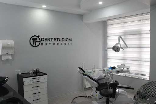 DENT STUDİOM ORTODONTİ Ağız ve Diş Sağlığı Polikliniği
