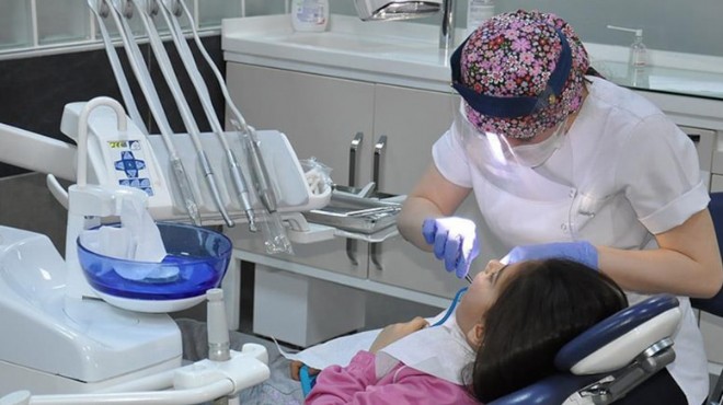 Diplomasız Hekimler Tarafından İşletilen Sahte Diş Polikliniği Çökertildi
