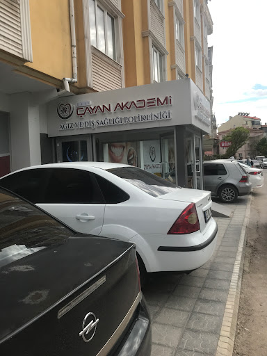 Diş Hekimi Timuçin Çayan